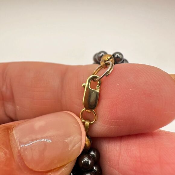 Revived Hematite and rice pearl with gold tone accent beads, 925 clasp bracelet! - Picture 4 of 8